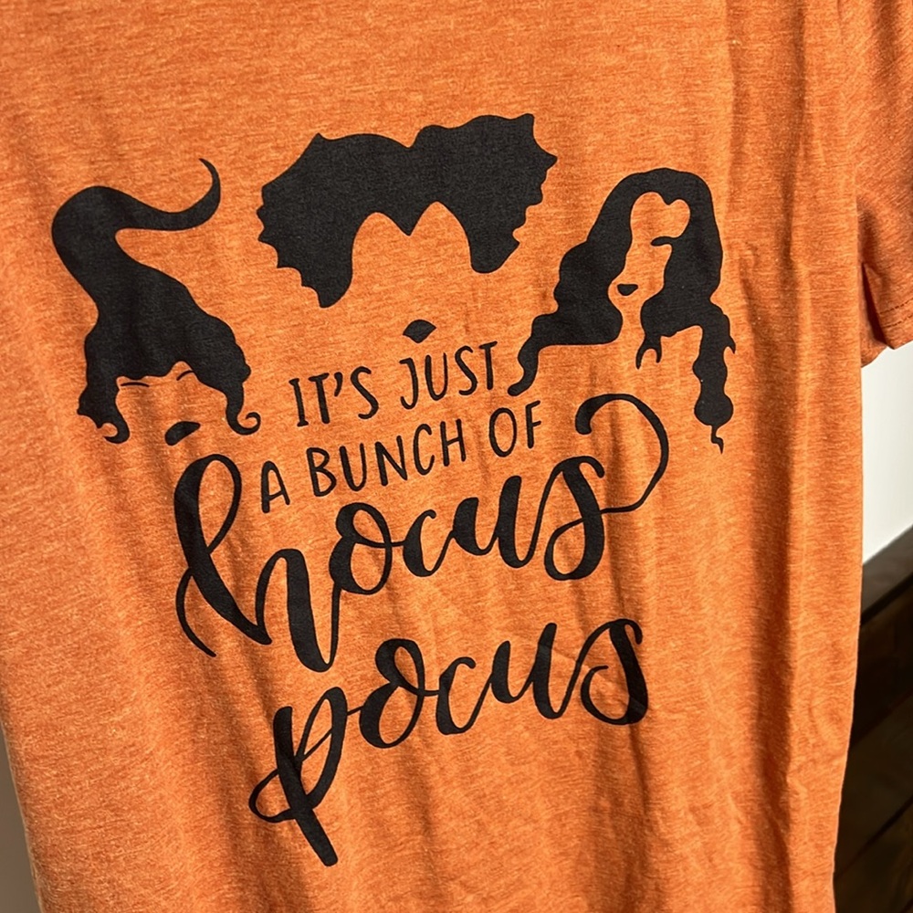 Orange Hocus Pocus Graphic‎ Tee- L - Picture 3 of 5